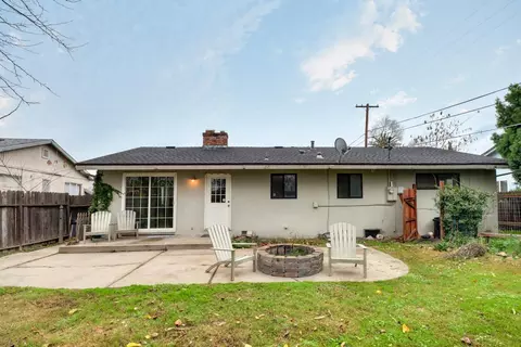 Exterior - 7018 Middlecoff Way, Sacramento, CA 95822 photo 10 of 15