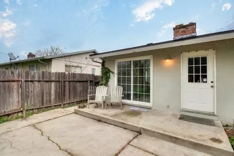 Exterior - 7018 Middlecoff Way, Sacramento, CA 95822 photo 11 of 15