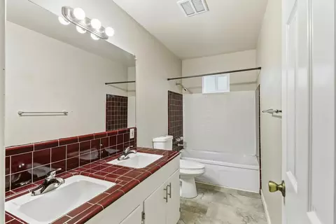 Bath - 7018 Middlecoff Way, Sacramento, CA 95822 photo 4 of 6