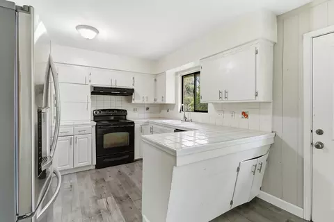 Kitchen - 7018 Middlecoff Way, Sacramento, CA 95822 photo 4 of 8