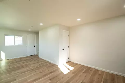 Living - 521 Imperial Ave, Modesto, CA 95358 photo 4 of 7