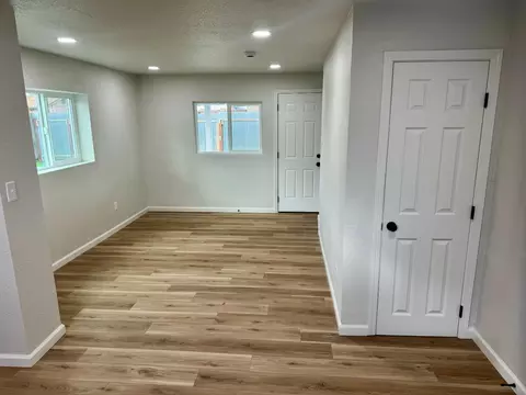 Living - 521 Imperial Ave, Modesto, CA 95358 photo 7 of 7