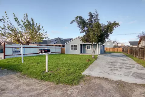 Exterior - 521 Imperial Ave, Modesto, CA 95358 photo 2 of 10