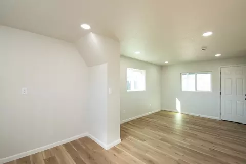 Living - 521 Imperial Ave, Modesto, CA 95358 photo 3 of 7