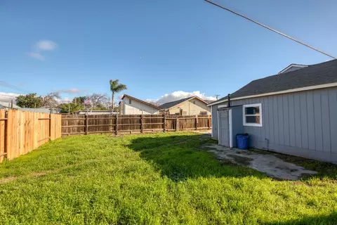 Exterior - 521 Imperial Ave, Modesto, CA 95358 photo 3 of 10