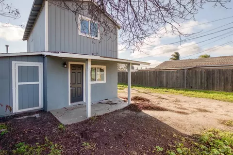 Exterior - 521 Imperial Ave, Modesto, CA 95358 photo 6 of 10