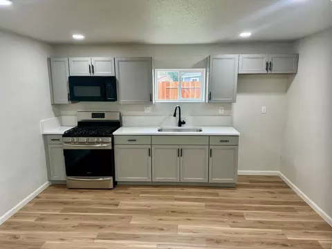 Kitchen - 521 Imperial Ave, Modesto, CA 95358 photo 3 of 4