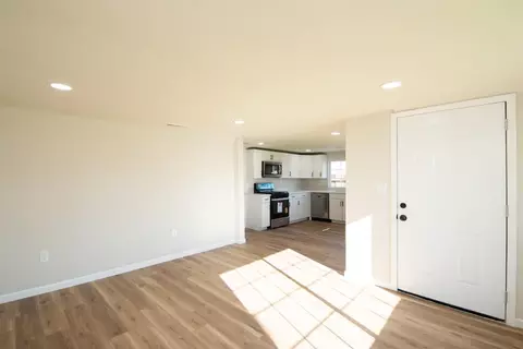 Living - 521 Imperial Ave, Modesto, CA 95358 photo 1 of 7