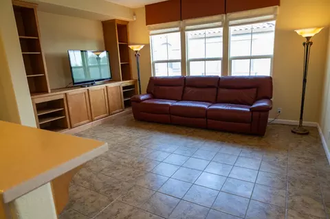 Living - 40 W Luna Loca Ln, Tracy, CA 95391 photo 2 of 2