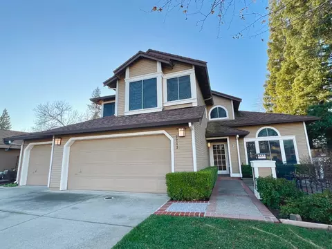 2213 Thurton Dr, Roseville, CA 95747