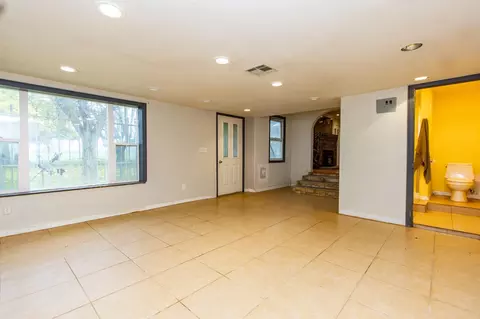 Living - 4342 Vassar Ave, Merced, CA 95341 photo 4 of 7