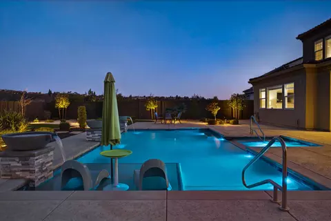 Exterior - 812 Fallen Log Ct, Rocklin, CA 95765 photo 16 of 27