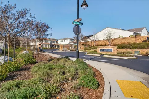 View/Area - 812 Fallen Log Ct, Rocklin, CA 95765 photo 4 of 7