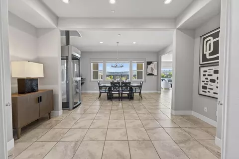 Entry Way - 812 Fallen Log Ct, Rocklin, CA 95765 photo 4 of 9