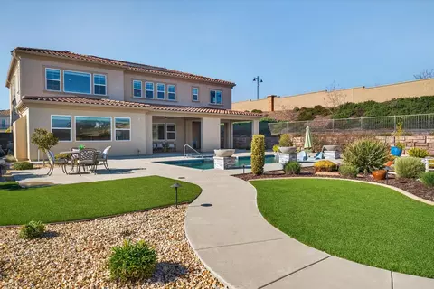 Exterior - 812 Fallen Log Ct, Rocklin, CA 95765 photo 10 of 27