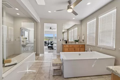 Bath - 812 Fallen Log Ct, Rocklin, CA 95765 photo 6 of 6