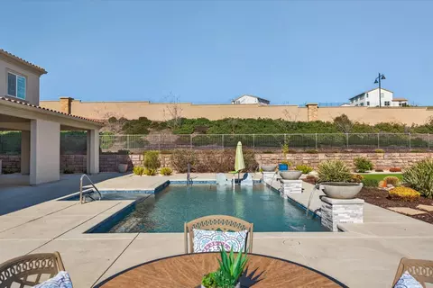 Exterior - 812 Fallen Log Ct, Rocklin, CA 95765 photo 6 of 27