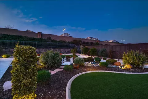 Exterior - 812 Fallen Log Ct, Rocklin, CA 95765 photo 18 of 27