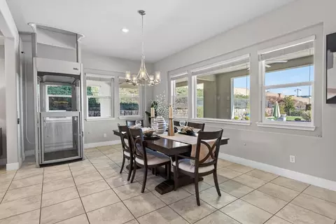 Dining - 812 Fallen Log Ct, Rocklin, CA 95765 photo 2 of 2