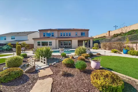 Exterior - 812 Fallen Log Ct, Rocklin, CA 95765 photo 9 of 27
