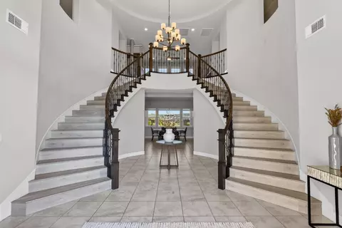 Entry Way - 812 Fallen Log Ct, Rocklin, CA 95765 photo 2 of 9