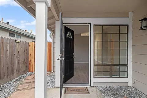 Entry Way - 435 W Clover Rd, Tracy, CA 95376 photo 1 of 5