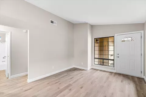 Living - 435 W Clover Rd, Tracy, CA 95376 photo 3 of 4