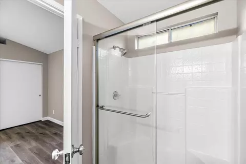 Bath - 435 W Clover Rd, Tracy, CA 95376 photo 2 of 3