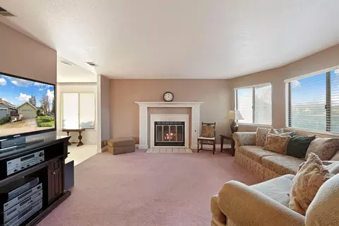 1754 Lakeshore Dr, Lodi, CA 95242 photo 4