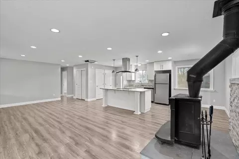 Living - 20381 Nashua Rd, Sonora, CA 95370 photo 2 of 3
