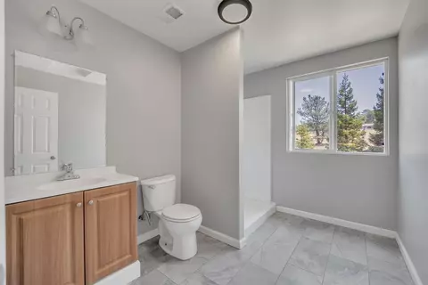 Bath - 5990 Barton Rd, Loomis, CA 95650 photo 6 of 7