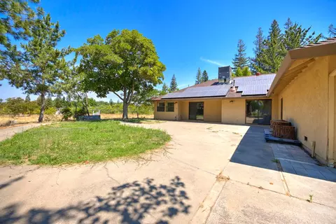 Exterior - 5990 Barton Rd, Loomis, CA 95650 photo 11 of 21