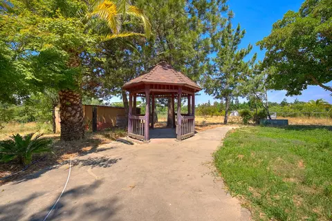 Exterior - 5990 Barton Rd, Loomis, CA 95650 photo 12 of 21