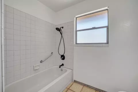 Bath - 5990 Barton Rd, Loomis, CA 95650 photo 5 of 7
