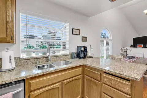323 Emerald Oak Dr, Galt, CA 95632 photo 16