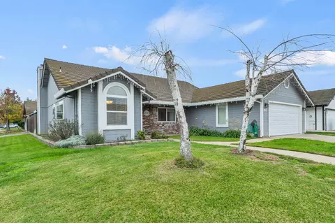 323 Emerald Oak Dr, Galt, CA 95632 photo 3