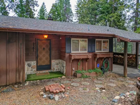 2301 Mustang Rd, Arnold, CA 95223 photo 3
