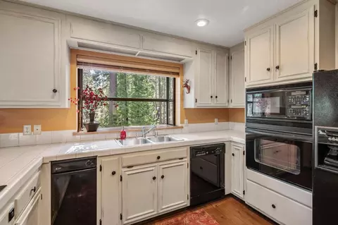 3025 Black Bear Dr, Arnold, CA 95223 photo 9