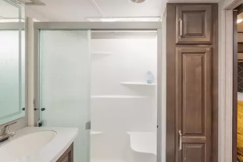 Bath - 5535 Parrotts Ferry Rd, Vallecito, CA 95251 photo 2 of 2