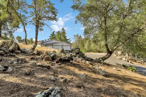 1048 Feather Ct, Copperopolis, CA 95228 photo 3