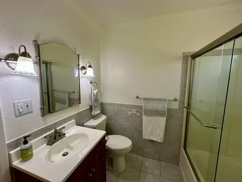 Bath - 466 Thomson Ln, Copperopolis, CA 95228 photo 4 of 5