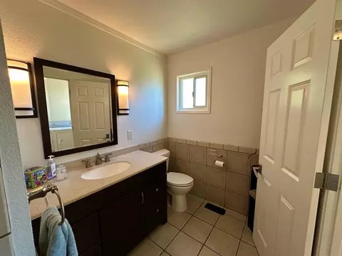 Bath - 466 Thomson Ln, Copperopolis, CA 95228 photo 3 of 5