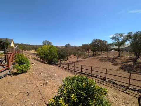 208 Raccoon Hollow Loop, Copperopolis, CA 95228 photo 11