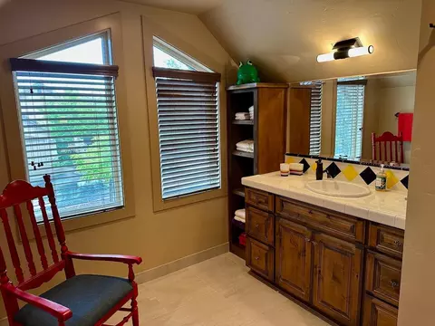 Bath - 131 Sanguinetti Ct, Copperopolis, CA 95228 photo 5 of 10