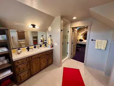 Bath - 131 Sanguinetti Ct, Copperopolis, CA 95228 photo 6 of 10