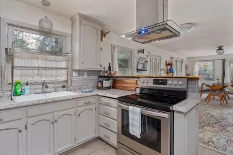 Kitchen - 2273 Flanders Dr, Arnold, CA 95223 photo 2 of 3