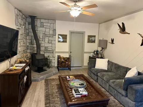 Living - 2273 Flanders Dr, Arnold, CA 95223 photo 4 of 5