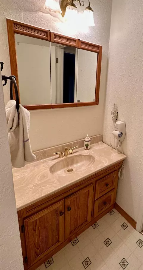 Bath - 3561 Highway 4, Arnold, CA 95223 photo 5 of 5