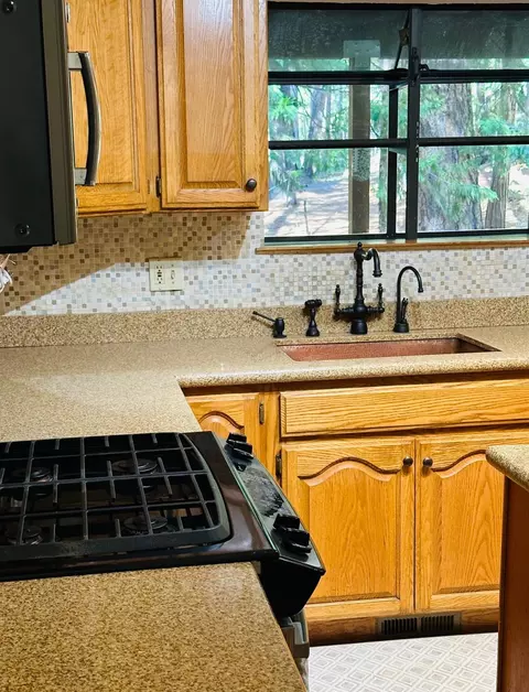 Kitchen - 3561 Highway 4, Arnold, CA 95223 photo 4 of 4