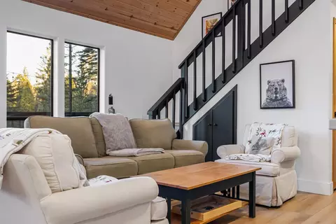 Living - 2729 Mokelumne Rd, Arnold, CA 95223 photo 2 of 5